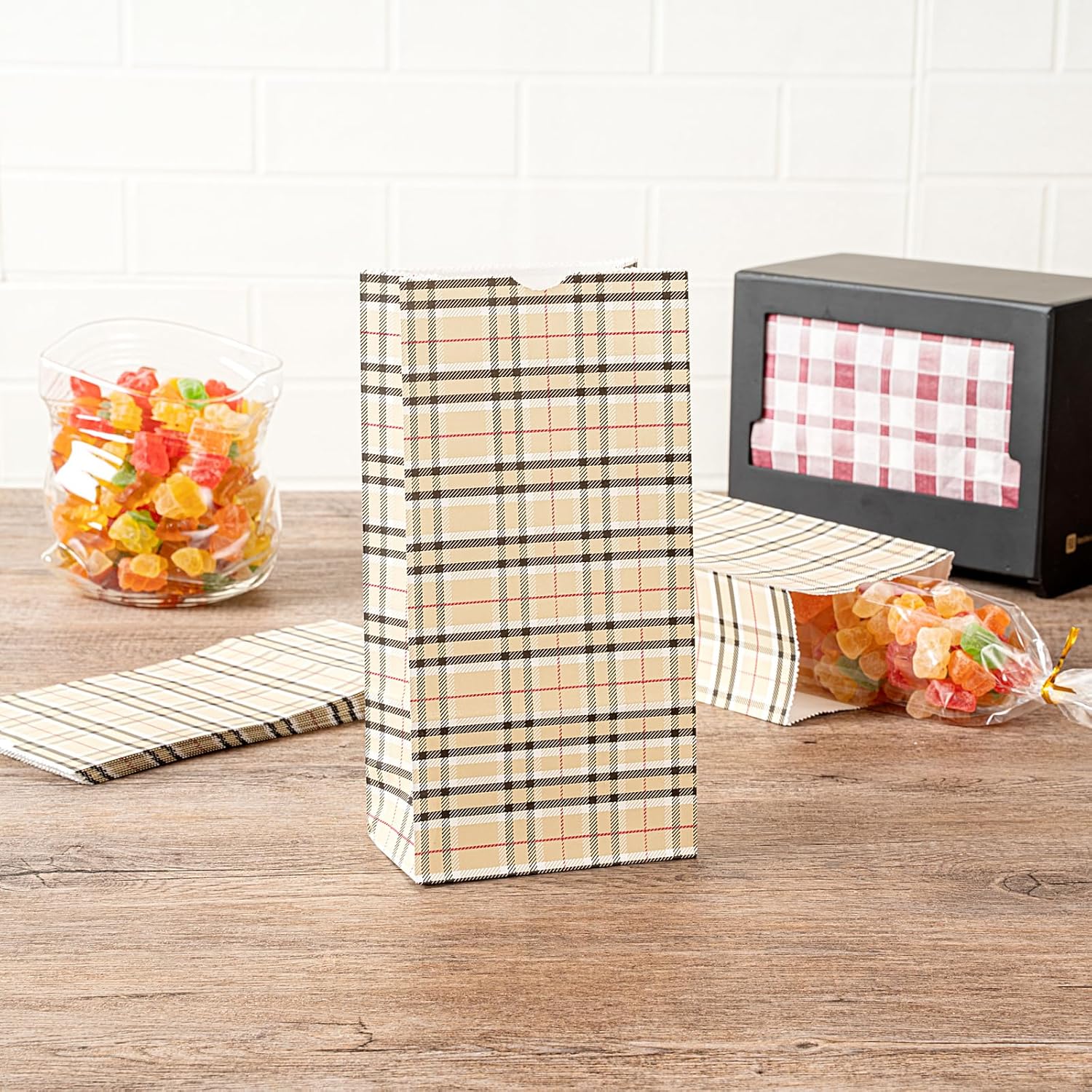 Restaurantware Bag Tek 2 LB Disposable Lunch Bags 100 Sturdy Take Out Bags - Flat Bottom Great For Restaurants Cafes And Bakeries Plaid Paper Popcorn Bags Versatile For Grocery And More